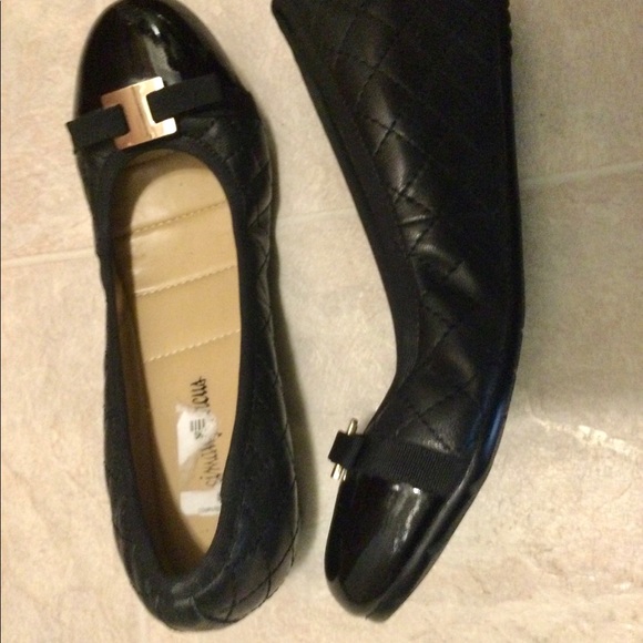 Nieman Marcus leather slippers size 6M NEW with original price tag. - Picture 4 of 4
